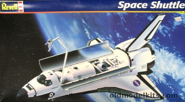 Revell 1/72 Space Shuttle Endeavor / Atlantis / Discovery / Columbia - With Tile Detail and Mission Patch, 85-5085 plastic model kit